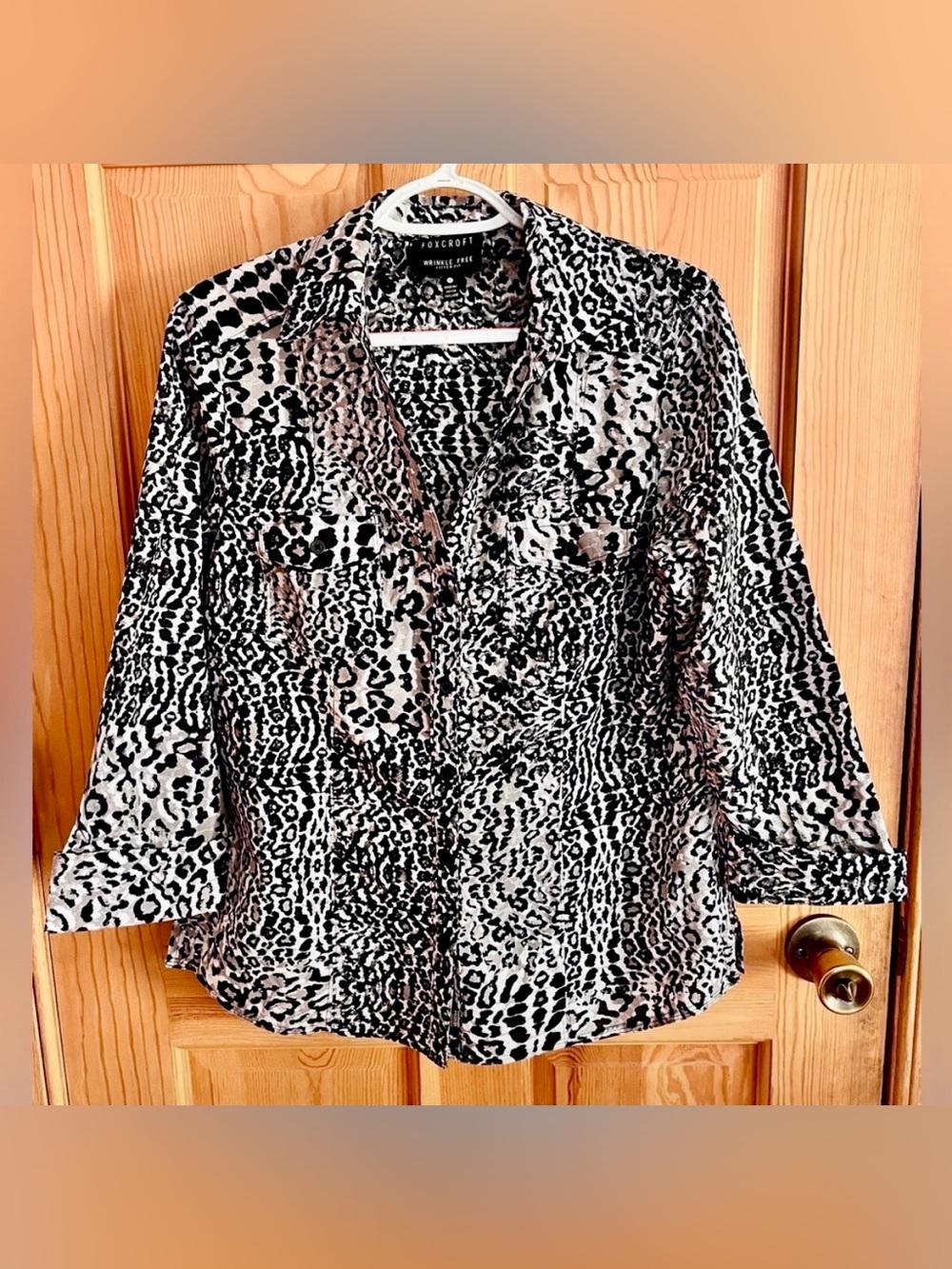 Foxcroft Wrinkle Free Animal Print Blouse SZ 12 Black White Button Up Shirt Top